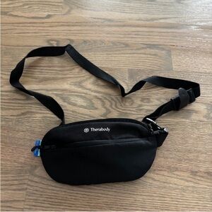 NEW Therabody Black Belt Travel Bag Fanny Pack Nwot fast ship